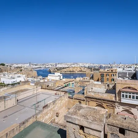 Old Theatre - Vulcano * Valletta
